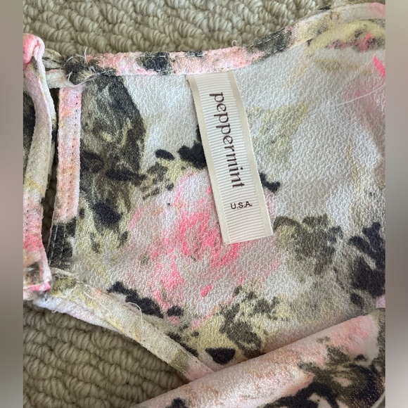 Peppermint Floral Dress Size M - Picture 8 of 9